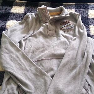 Hollister pullover
